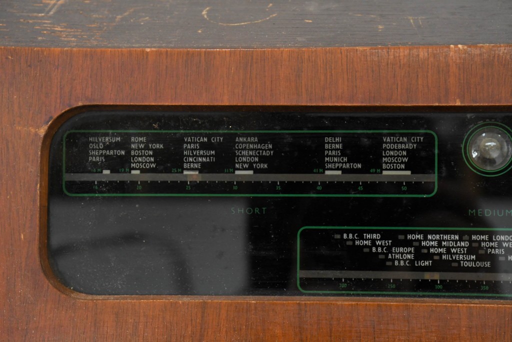 イギリスヴィンテージ　Murphy Radio(マーフィー・ラジオ)社　Type A170　真空管ラジオ　※ディスプレイ用　(R-089096)
