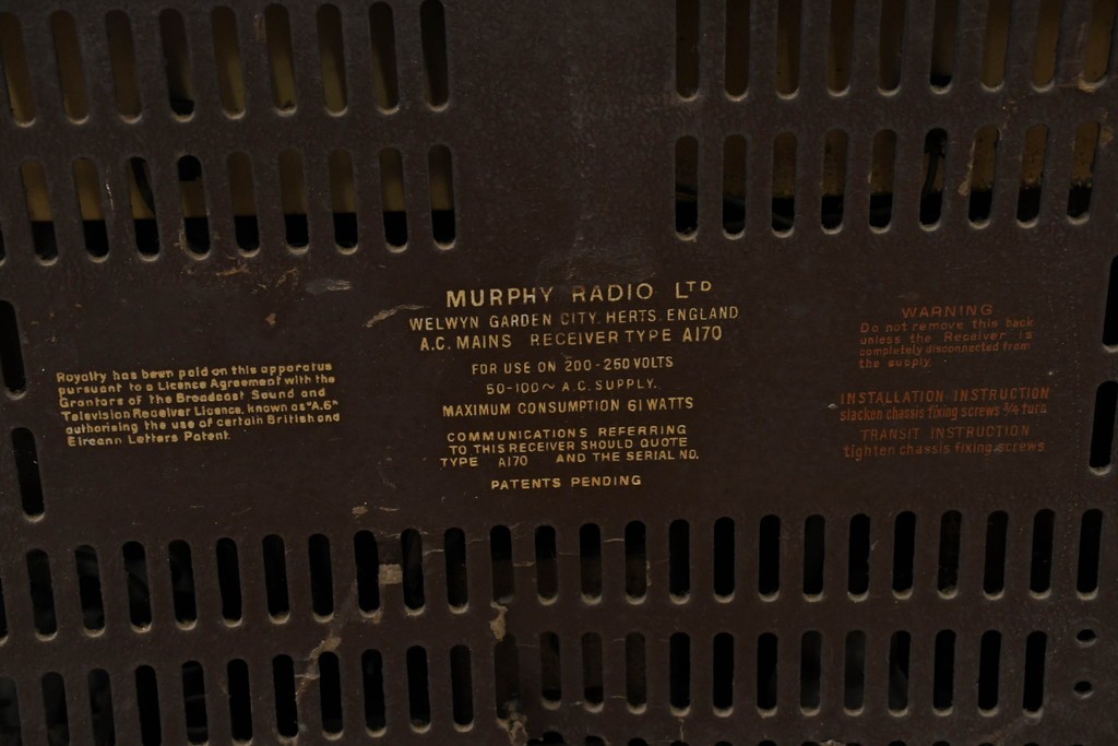 イギリスヴィンテージ　Murphy Radio(マーフィー・ラジオ)社　Type A170　真空管ラジオ　※ディスプレイ用　(R-089096)