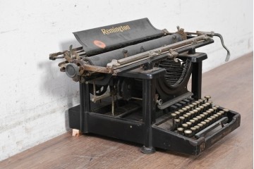 【簡易リペア限定品】　アメリカアンティーク　1900年頃　Remington Standard Typewriter No.10　重厚な佇まいが魅力のタイプライター　(R-089097)