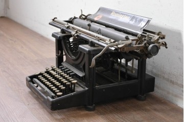 【簡易リペア限定品】　アメリカアンティーク　1900年頃　Remington Standard Typewriter No.10　重厚な佇まいが魅力のタイプライター　(R-089097)