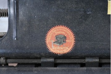 【簡易リペア限定品】　アメリカアンティーク　1900年頃　Remington Standard Typewriter No.10　重厚な佇まいが魅力のタイプライター　(R-089097)