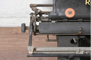 【簡易リペア限定品】　アメリカアンティーク　1900年頃　Remington Standard Typewriter No.10　重厚な佇まいが魅力のタイプライター　(R-089097)