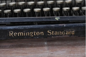 【簡易リペア限定品】　アメリカアンティーク　1900年頃　Remington Standard Typewriter No.10　重厚な佇まいが魅力のタイプライター　(R-089097)