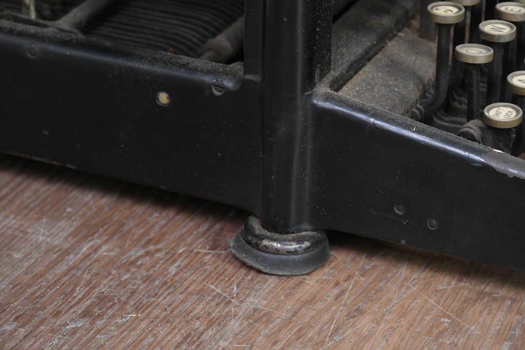【簡易リペア限定品】　アメリカアンティーク　1900年頃　Remington Standard Typewriter No.10　重厚な佇まいが魅力のタイプライター　(R-089097)