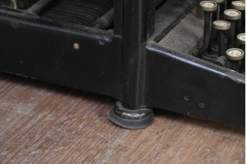 【簡易リペア限定品】　アメリカアンティーク　1900年頃　Remington Standard Typewriter No.10　重厚な佇まいが魅力のタイプライター　(R-089097)