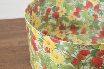 フランスヴィンテージ　いちごと花柄が愛らしい入れ子式丸型クラフトボックス16個セット　(R-089098)