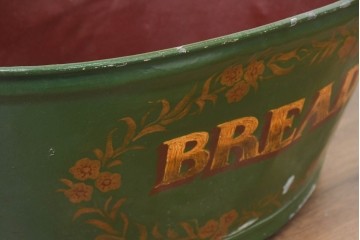 イギリスヴィンテージ　著名ペイント工房作品　「BREAD」のロゴが目を引くブリキバケツ　(R-089104)