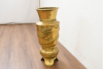 アジアンヴィンテージ　真鍮製　立体的な龍の図が目を引く花器　(R-089107)