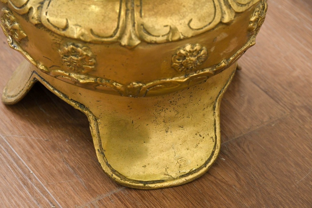アジアンヴィンテージ　真鍮製　立体的な龍の図が目を引く花器　(R-089107)