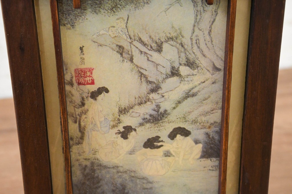 中古　韓国製　人物・山水図の四面パネルを配した楼閣風の置き型照明　(R-089109)