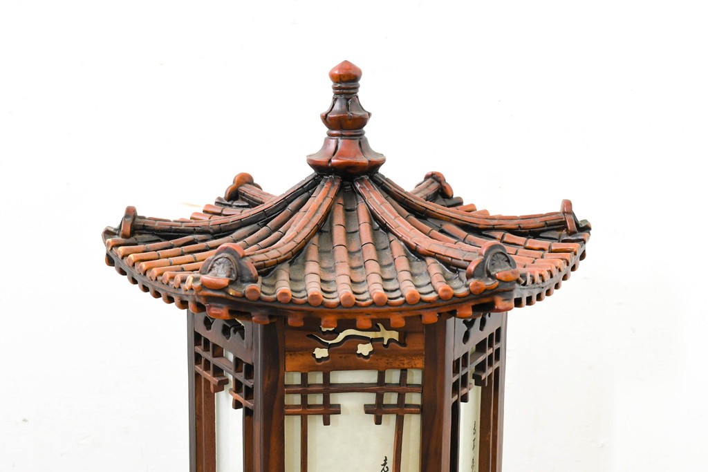 中古　韓国製　六角形屋根　楼閣風　伝統建築デザインの置き型照明　(R-089110)