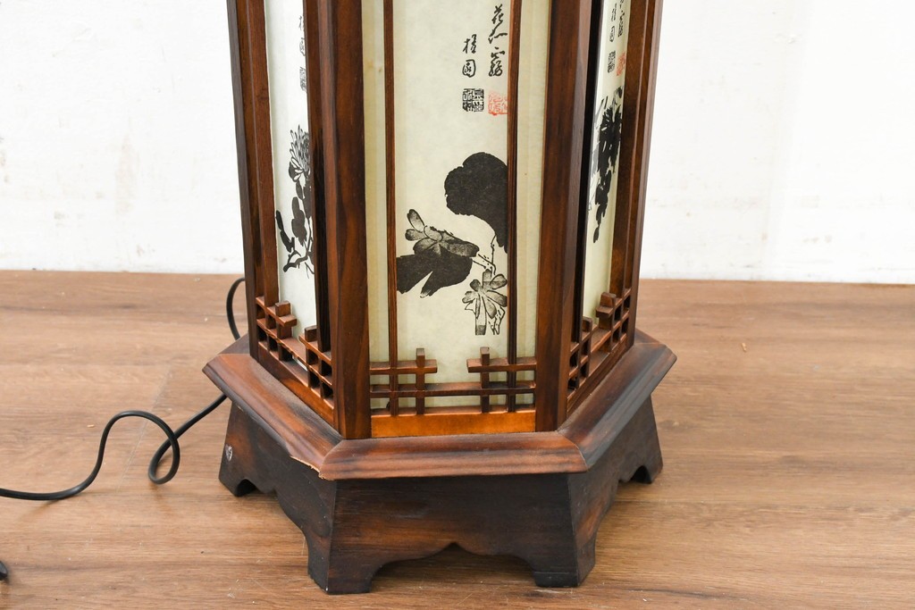 中古　韓国製　六角形屋根　楼閣風　伝統建築デザインの置き型照明　(R-089110)