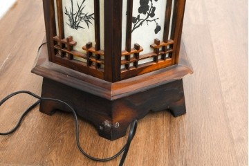 中古　韓国製　六角形屋根　楼閣風　伝統建築デザインの置き型照明　(R-089110)