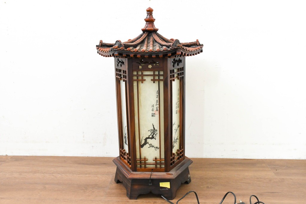 中古　韓国製　六角形屋根　楼閣風　伝統建築デザインの置き型照明　(R-089110)