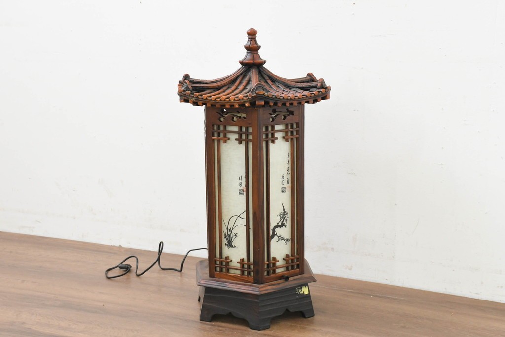 中古　韓国製　六角形屋根　楼閣風　伝統建築デザインの置き型照明　(R-089111)