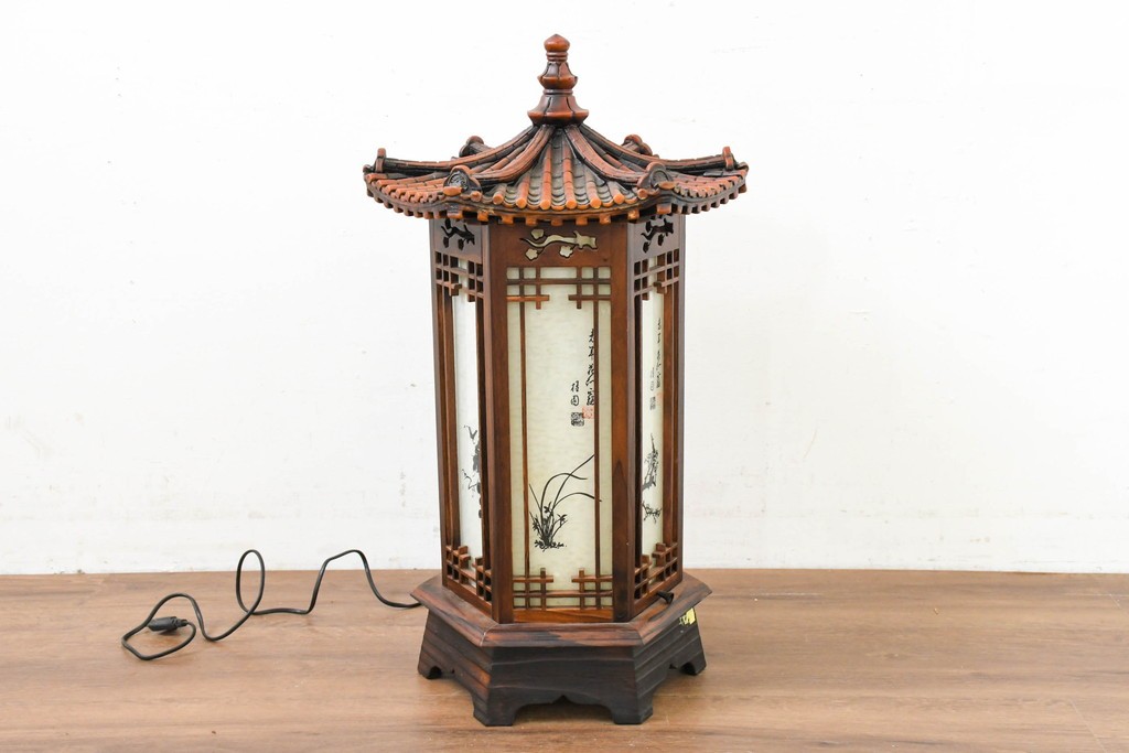 中古　韓国製　六角形屋根　楼閣風　伝統建築デザインの置き型照明　(R-089111)