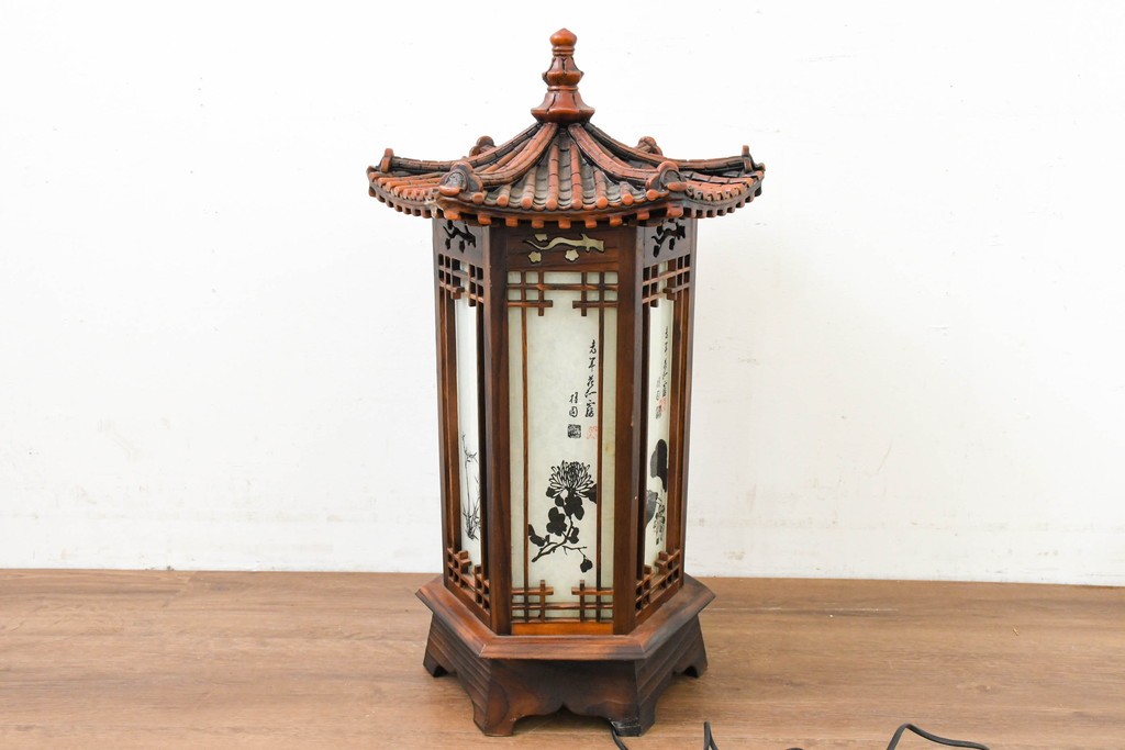 中古　韓国製　六角形屋根　楼閣風　伝統建築デザインの置き型照明　(R-089111)