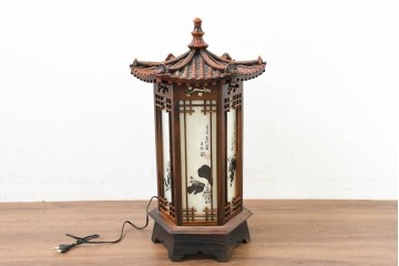 中古　韓国製　六角形屋根　楼閣風　伝統建築デザインの置き型照明　(R-089112)