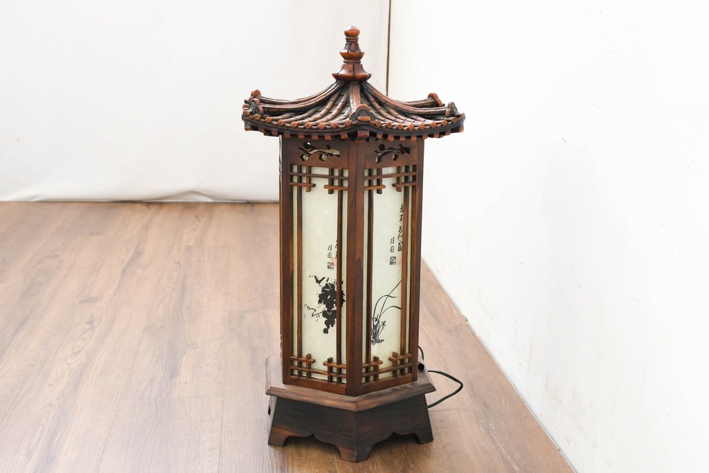 中古　韓国製　六角形屋根　楼閣風　伝統建築デザインの置き型照明　(R-089112)