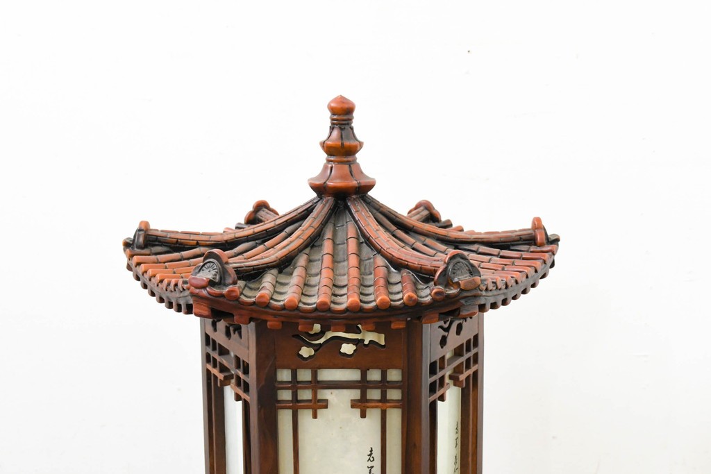 中古　韓国製　六角形屋根　楼閣風　伝統建築デザインの置き型照明　(R-089112)