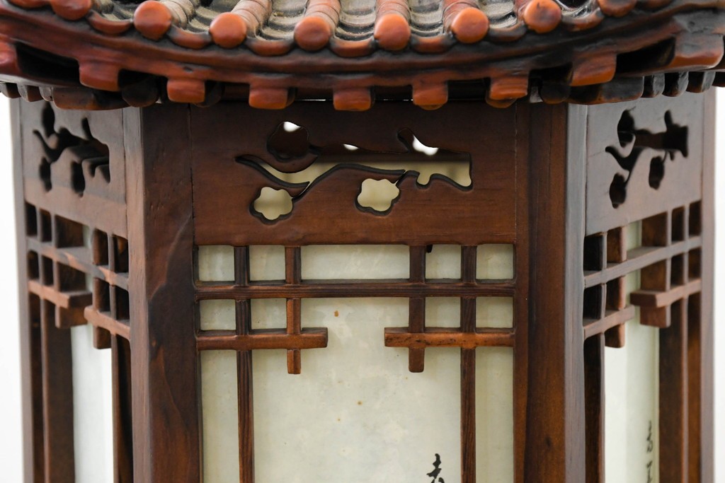 中古　韓国製　六角形屋根　楼閣風　伝統建築デザインの置き型照明　(R-089112)
