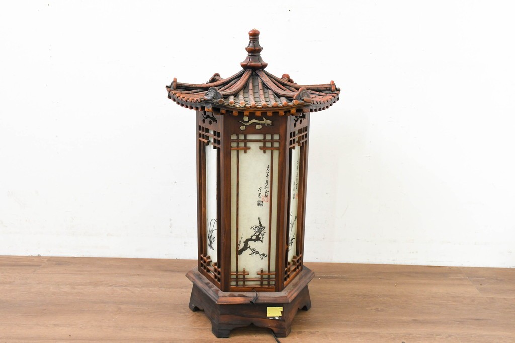 中古　韓国製　六角形屋根　楼閣風　伝統建築デザインの置き型照明　(R-089112)
