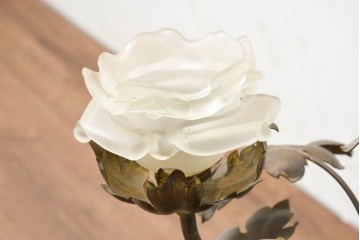 《スタンドライト加工費込み》　ヨーロッパヴィンテージ　1960年頃　真鍮製　生花を生けたようなフラワーデザインのテーブルライト　(R-089115)