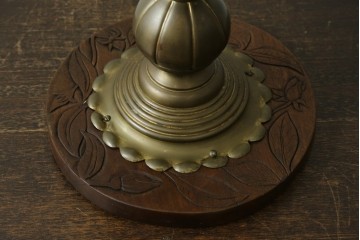 ヨーロッパヴィンテージ　1960年頃　真鍮製　生花を生けたようなフラワーデザインのテーブルライト　(R-089115)