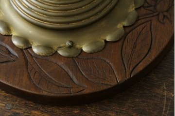 ヨーロッパヴィンテージ　1960年頃　真鍮製　生花を生けたようなフラワーデザインのテーブルライト　(R-089115)