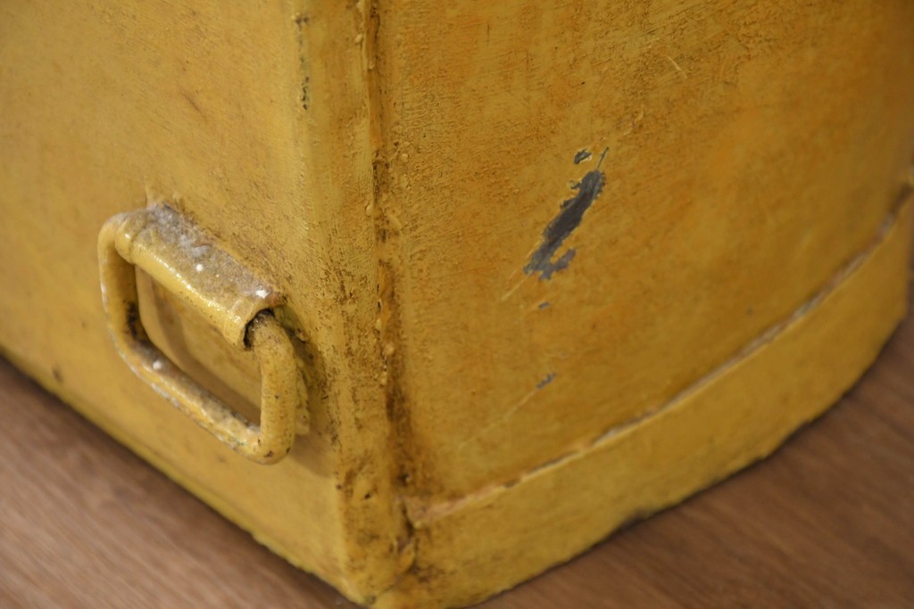 フランスヴィンテージ　1950年から1970年頃　著名工房ペイント作品　傘立てやプランターポットとしてもおすすめ!　葡萄のペイントがかわいらしいグレープホッド　(R-089121)