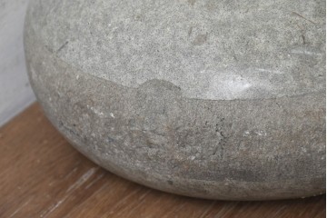 アンティーク雑貨　1900年頃　スコットランド　低く丸みを帯びたフォルムが目を引くカーリングストーン　(R-089123)