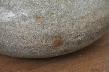 アンティーク雑貨　1900年頃　スコットランド　低く丸みを帯びたフォルムが目を引くカーリングストーン　(R-089123)