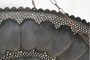 《引っ掛けシーリング式ペンダントライト加工費込み》　ヴィンテージ照明　モロッコ　真鍮　器のように広がるフォルムと透かし模様がオリエンタルなペンダントライト　(R-089130)