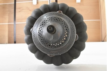 《引っ掛けシーリング式ペンダントライト加工費込み》　ヴィンテージ照明　モロッコ　真鍮　器のように広がるフォルムと透かし模様がオリエンタルなペンダントライト　(R-089130)