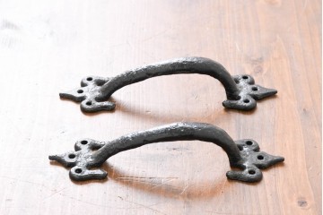 中古　素朴な風合いを楽しめるアイアン製ドアハンドル2個セット　(R-089144)