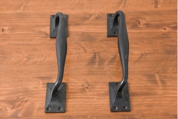 イギリスヴィンテージ　アイアン製　シンプルなフォルムのドアハンドル2個セット　(R-089147)