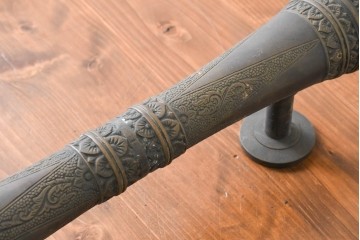 アジアンヴィンテージ　1980年から1990年頃　バリ　真鍮　エキゾチックな彫り模様が印象的な大型ドアハンドル2個セット　(R-089148)