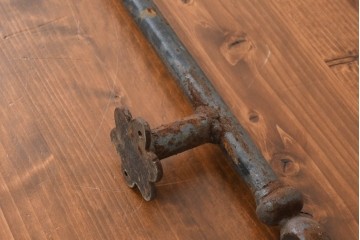 イギリスヴィンテージ　1980年頃　両端のしずく形装飾が印象的なドアハンドル　(R-089151)