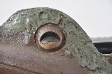 中古　美品　常滑焼(とこなめやき)　陶兵八(とうひょうはち)　縁起物のカエルの置物　(R-089156)