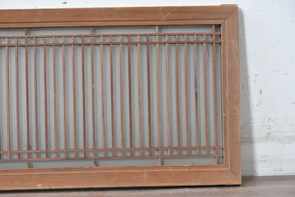 ヴィンテージ建具　昭和中期　片面ガラス　すっきりとした縦格子が上品な欄間1枚　(R-089158)