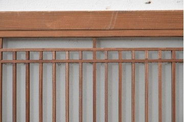 ヴィンテージ建具　昭和中期　片面ガラス　すっきりとした縦格子が上品な欄間1枚　(R-089158)