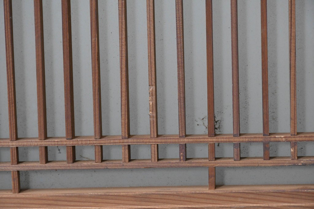 ヴィンテージ建具　昭和中期　片面ガラス　すっきりとした縦格子が上品な欄間1枚　(R-089158)