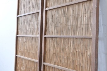 ヴィンテージ建具　昭和中期　幅狭　魚と竹の意匠が涼やかな夏戸2枚セット　(R-089159)