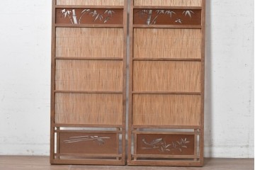 ヴィンテージ建具　昭和中期　幅狭　魚と竹の意匠が涼やかな夏戸2枚セット　(R-089159)
