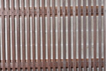 アンティーク建具　大正から昭和初期　裏障子付き　鮮やかな色ガラス入りの格子戸1枚　(R-089164)