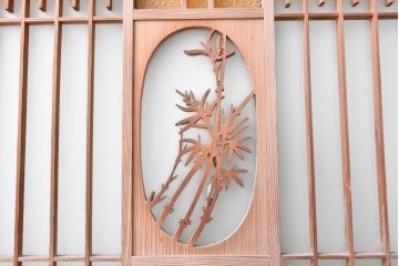 ヴィンテージ建具　上手物!　腰板欅(ケヤキ)材　透かし細工と色ガラスが目を引くガラス戸4枚セット　(R-089172)