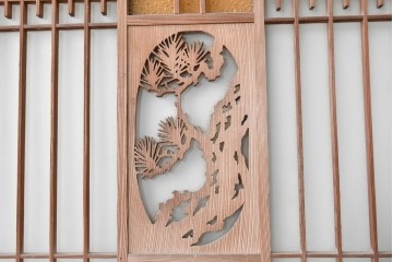 ヴィンテージ建具　上手物!　腰板欅(ケヤキ)材　透かし細工と色ガラスが目を引くガラス戸4枚セット　(R-089172)