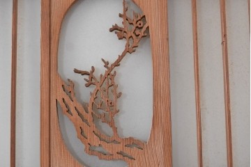 ヴィンテージ建具　上手物!　腰板欅(ケヤキ)材　透かし細工と色ガラスが目を引くガラス戸4枚セット　(R-089172)