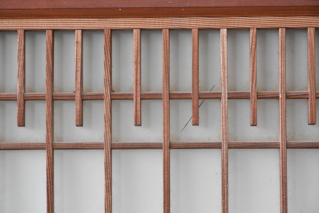 ヴィンテージ建具　上手物!　腰板欅(ケヤキ)材　透かし細工と色ガラスが目を引くガラス戸4枚セット　(R-089172)