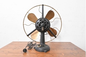 イタリアアンティーク　Ercole Marelli(エルコレ・マレッリ)　真鍮製の羽根と波状ガードが印象的な扇風機　※ディスプレイ用　(R-089177)